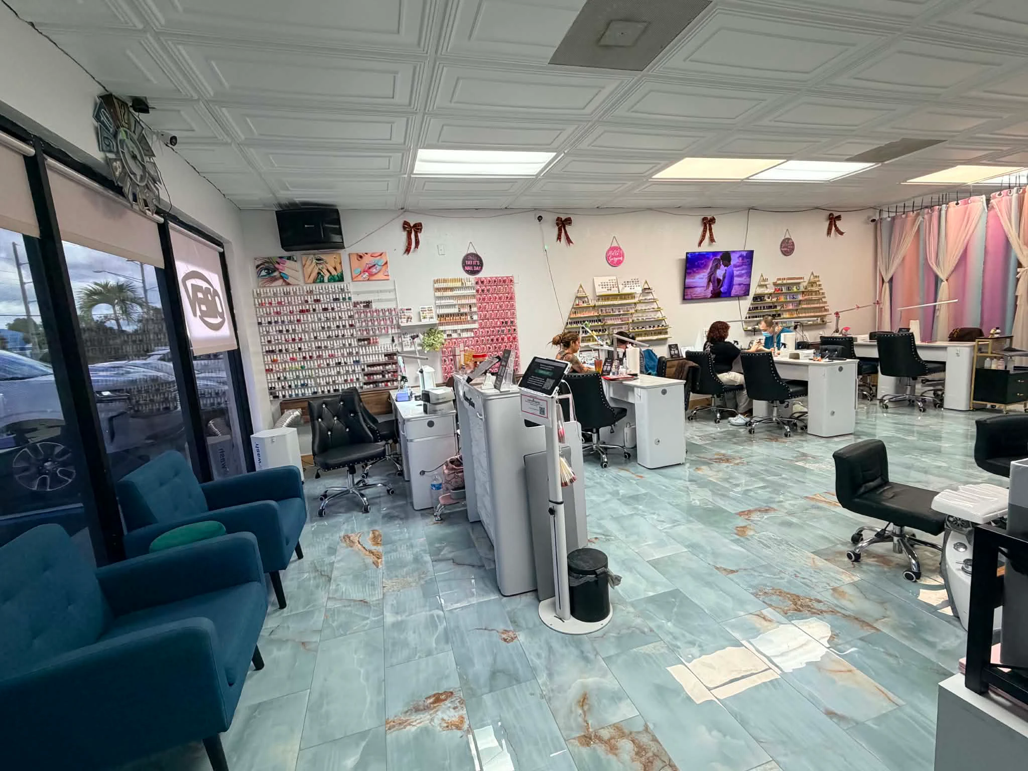 Angel's Nails welcoming salon interior